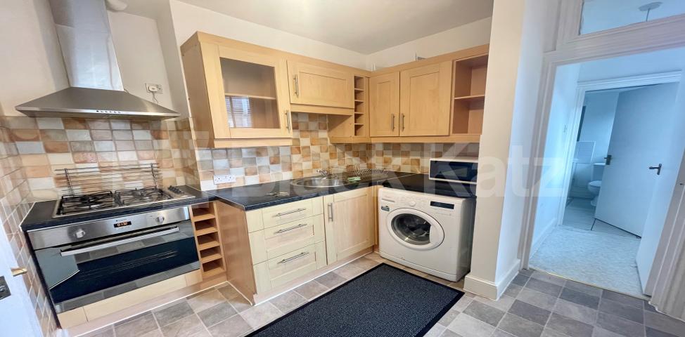 Offering over 570 sq.ft of living & entertaining space  Trundleys Road , Surrey Quays 